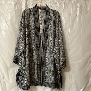 Max Studio open front kimono 1X black and white floral 3/4 sleeve open NWT